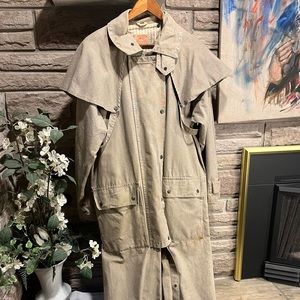 Australian outback full length trench coat with cape. Size L.